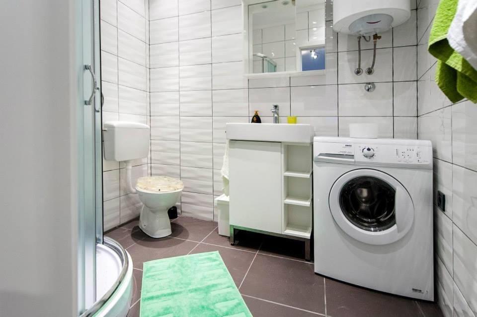 Apartman Puzzle โรวีน ภายนอก รูปภาพ