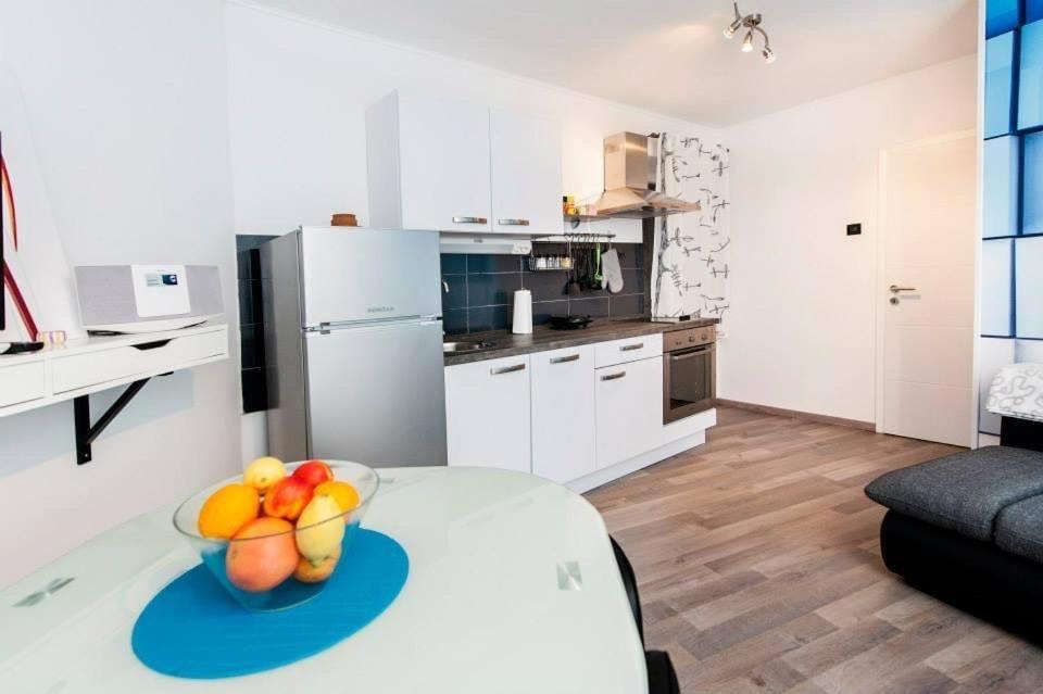 Apartman Puzzle โรวีน ภายนอก รูปภาพ