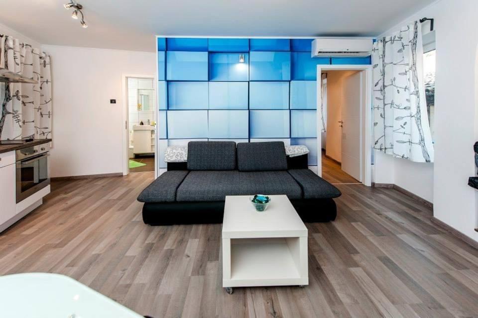 Apartman Puzzle โรวีน ภายนอก รูปภาพ