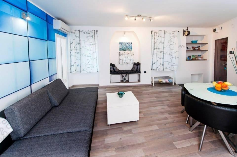Apartman Puzzle โรวีน ภายนอก รูปภาพ