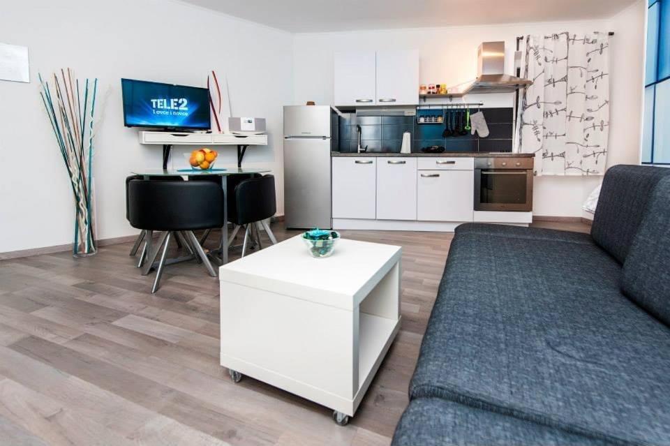 Apartman Puzzle โรวีน ภายนอก รูปภาพ